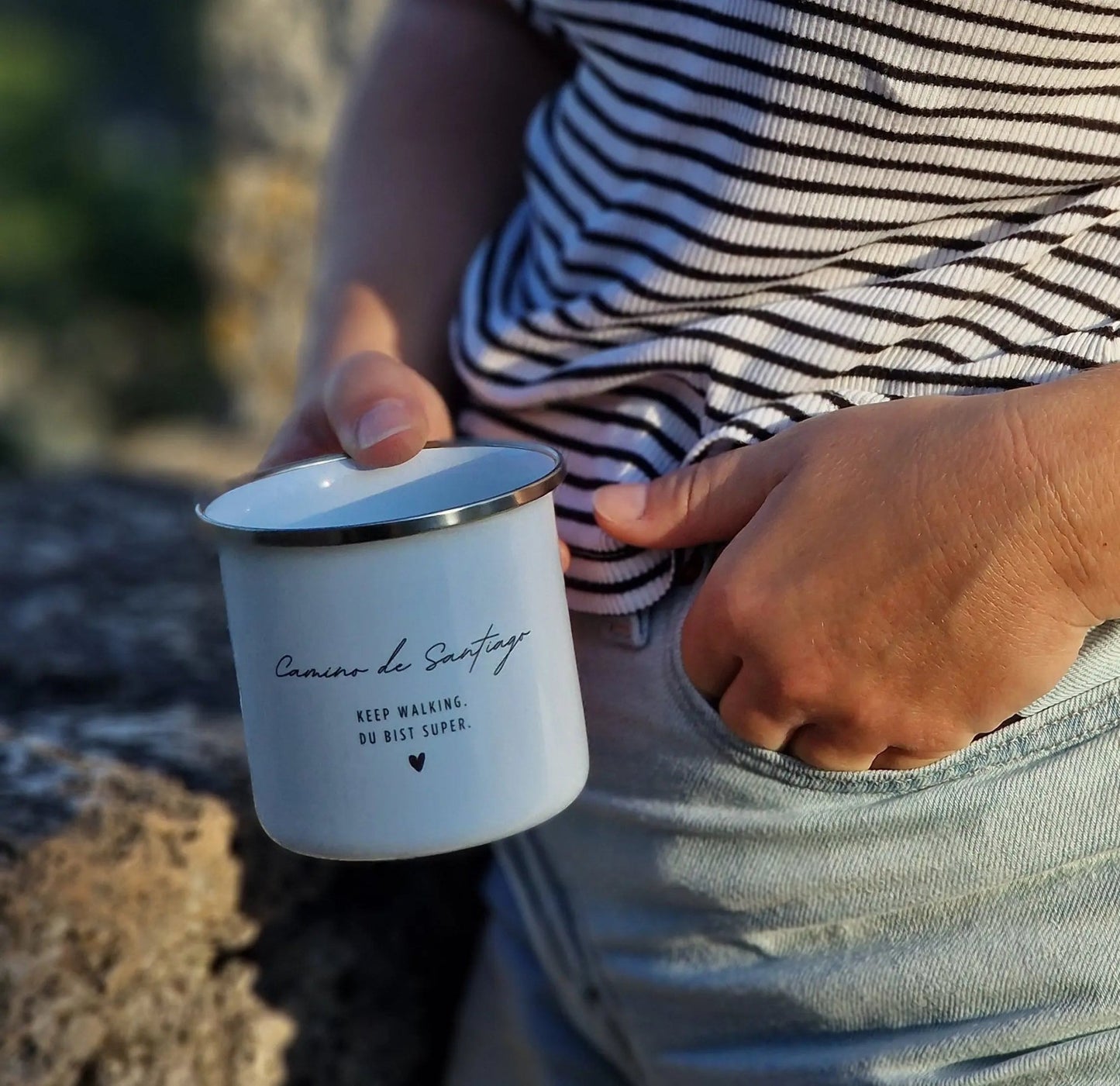 ''Keep Walking. Du bist Super.'' Emaille Tasse - Pilgrims Peace