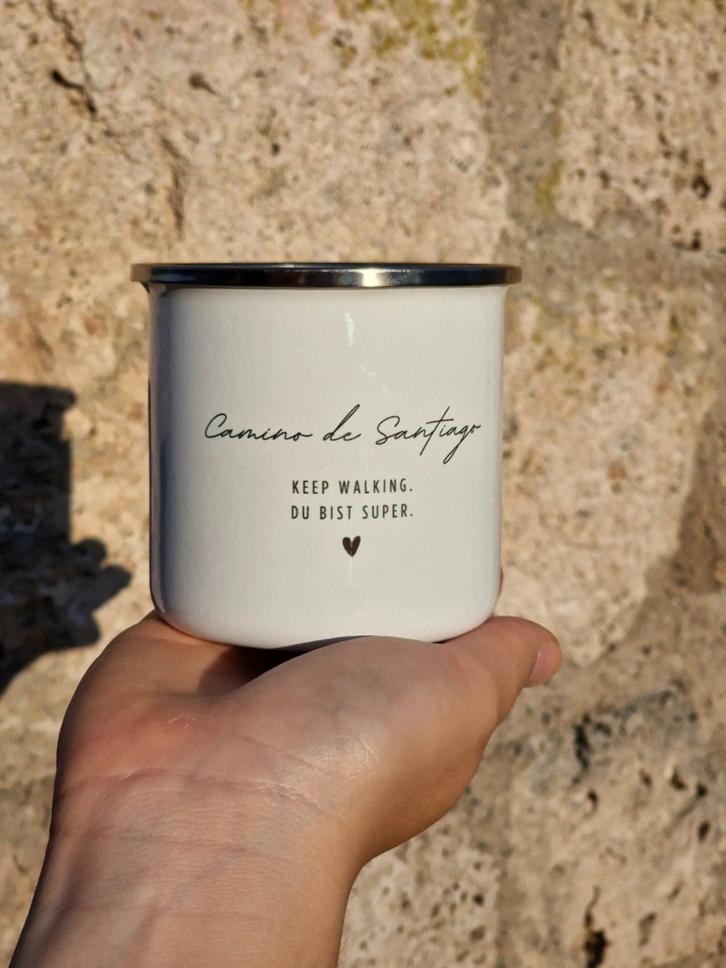 ''Keep Walking. Du bist Super.'' Emaille Tasse - Pilgrims Peace