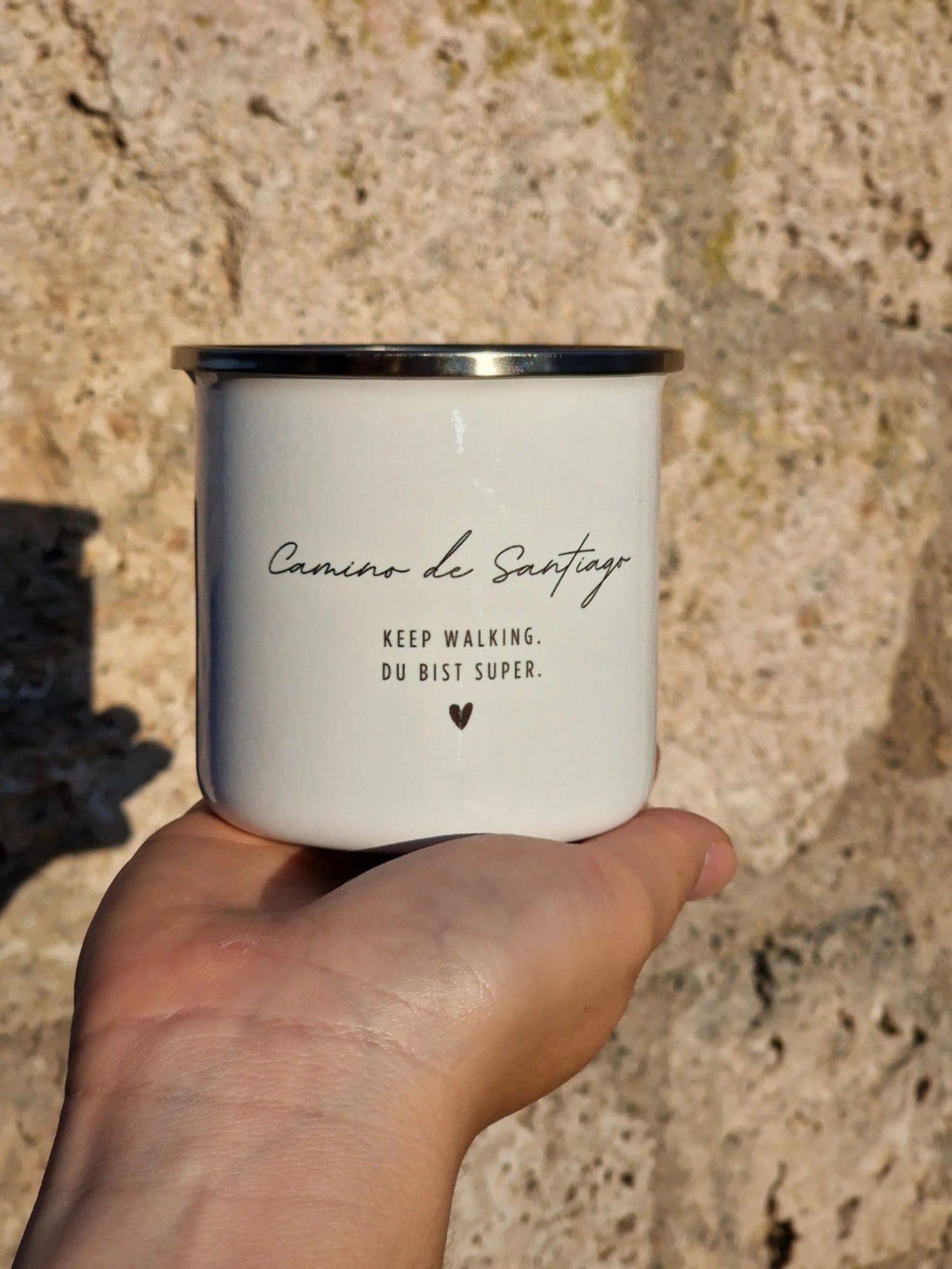 ''Keep Walking. Du bist Super.'' Emaille Tasse - Pilgrims Peace